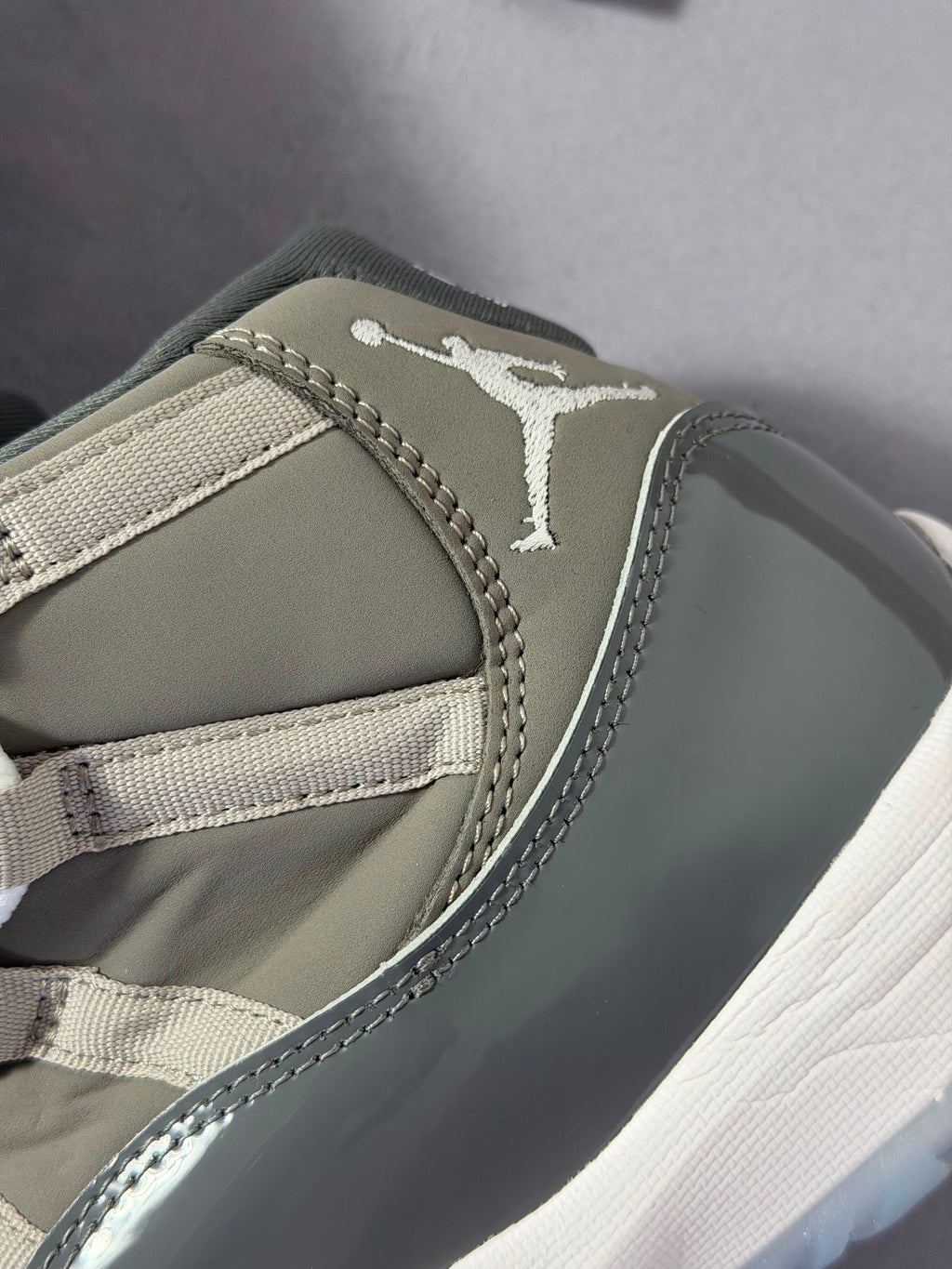 Tênis Nike Air Jordan 11 - Grey