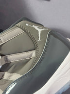 Tênis Nike Air Jordan 11 - Grey