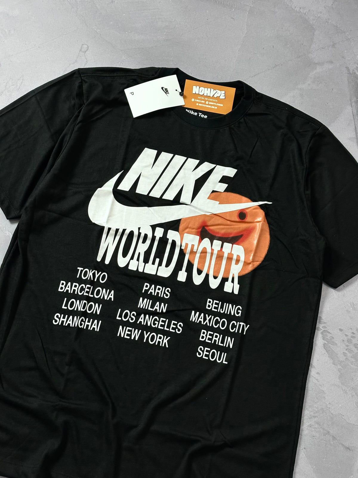 Camiseta Nike World Tour - Preto