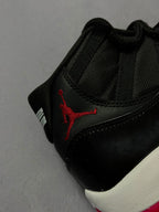Tênis Nike Air Jordan 11 - Bred
