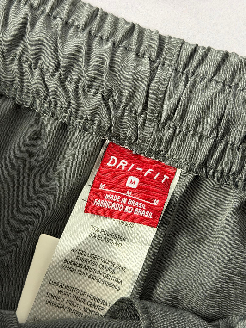 Shorts Tactel Nike Academy - Cinza