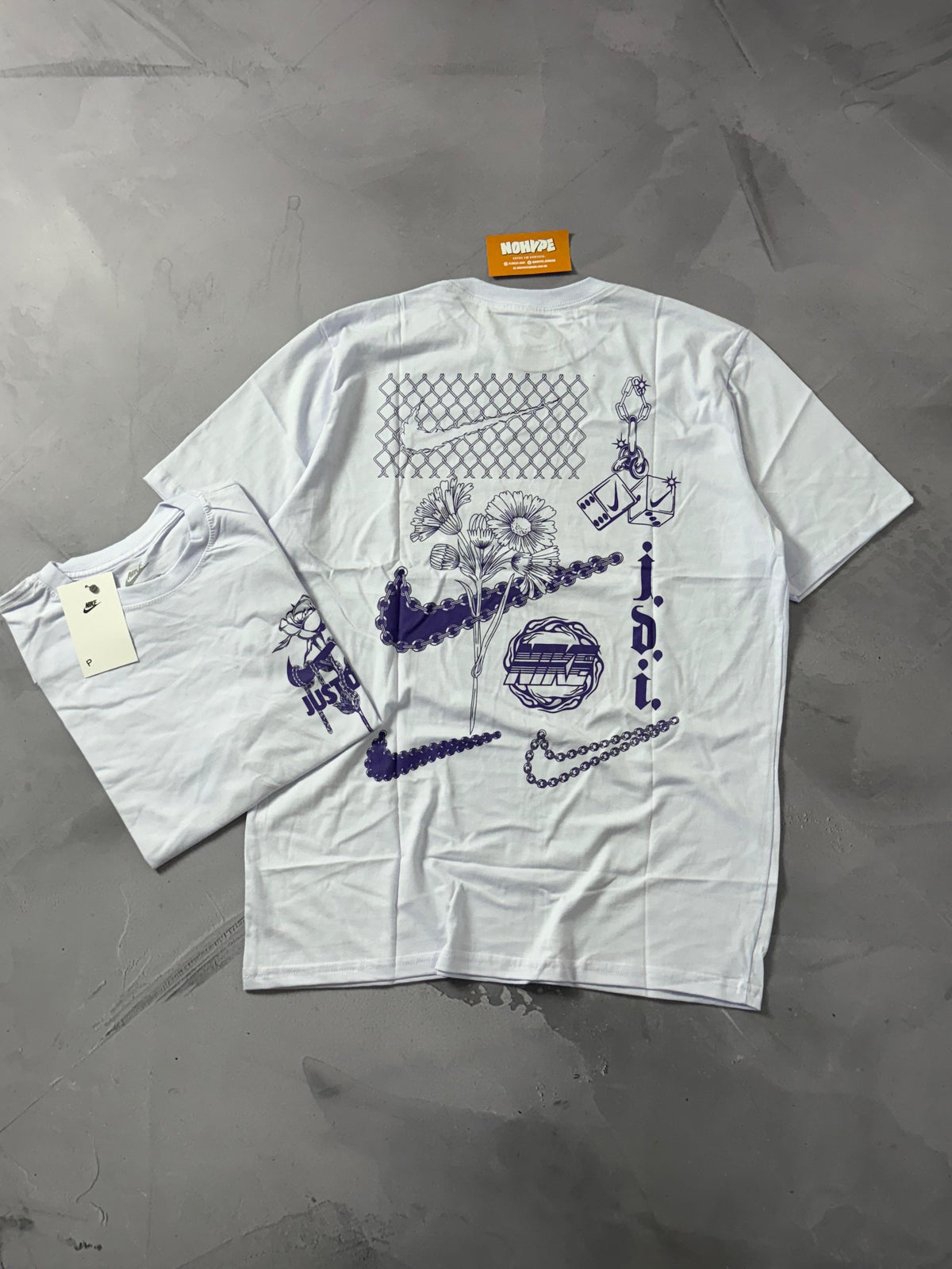 Camiseta Nike Flowers - Branco
