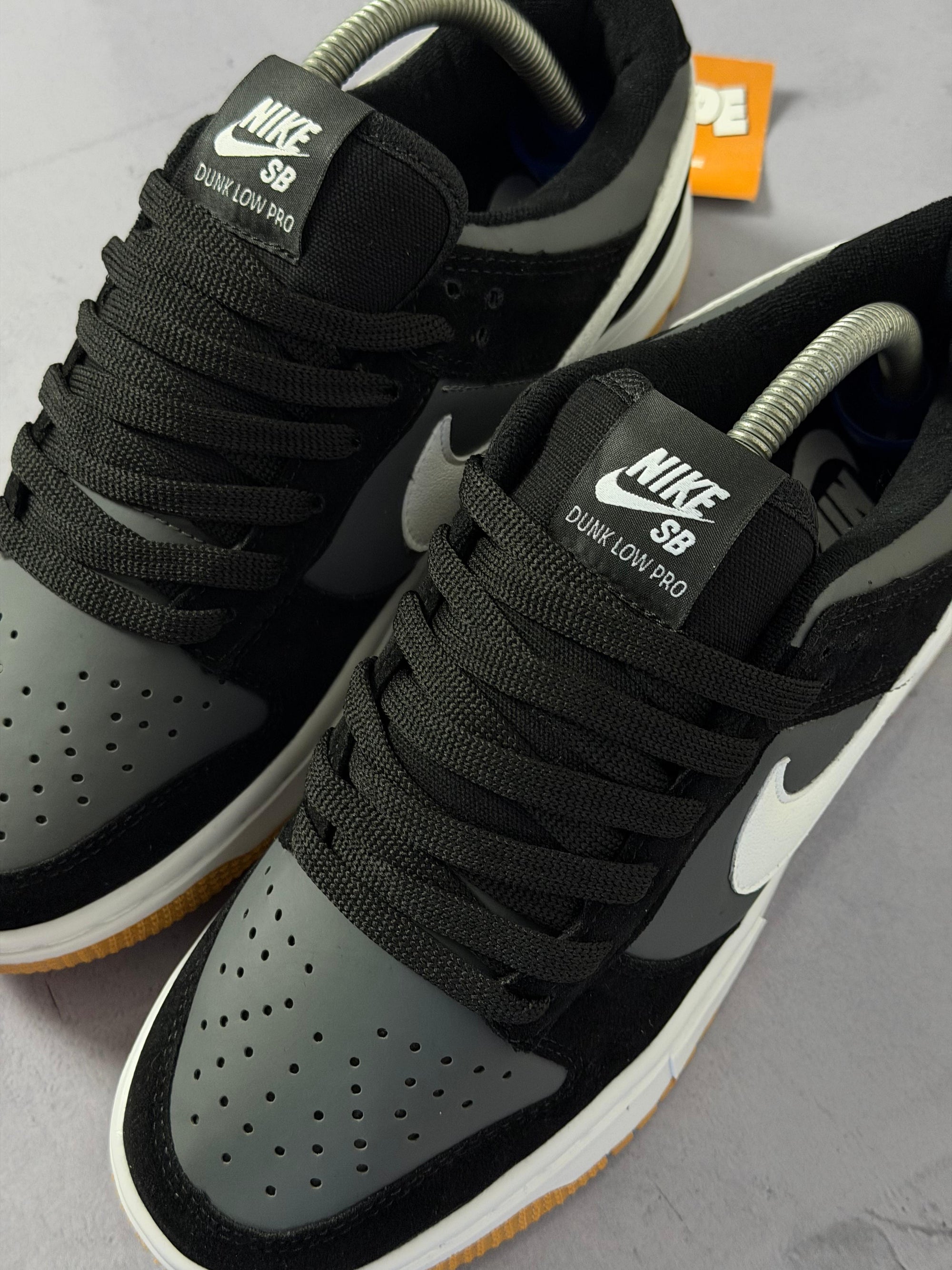Tênis Nike Dunk - Camurça