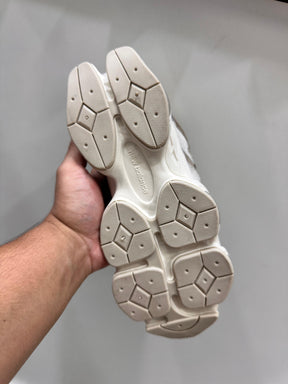 Tênis New Balance 9060 - Creme