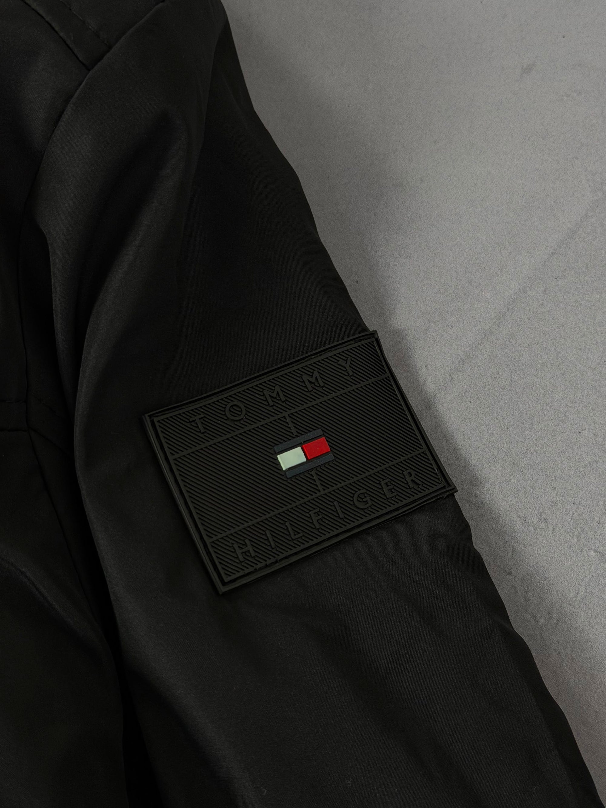 Jaqueta Velejador Tommy Hilfiger - Preto/Vermelho