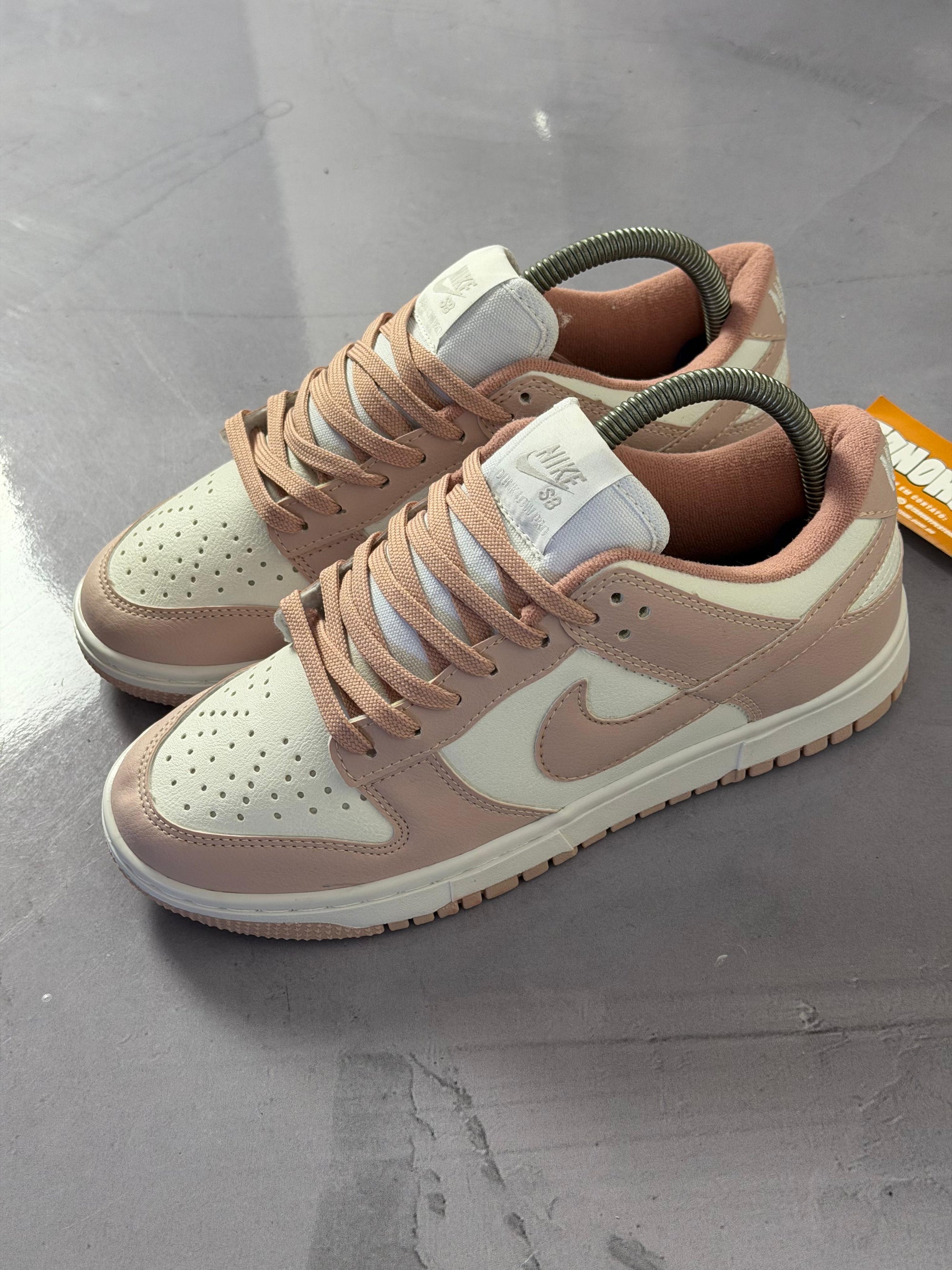 Tênis Nike Dunk - Rosa