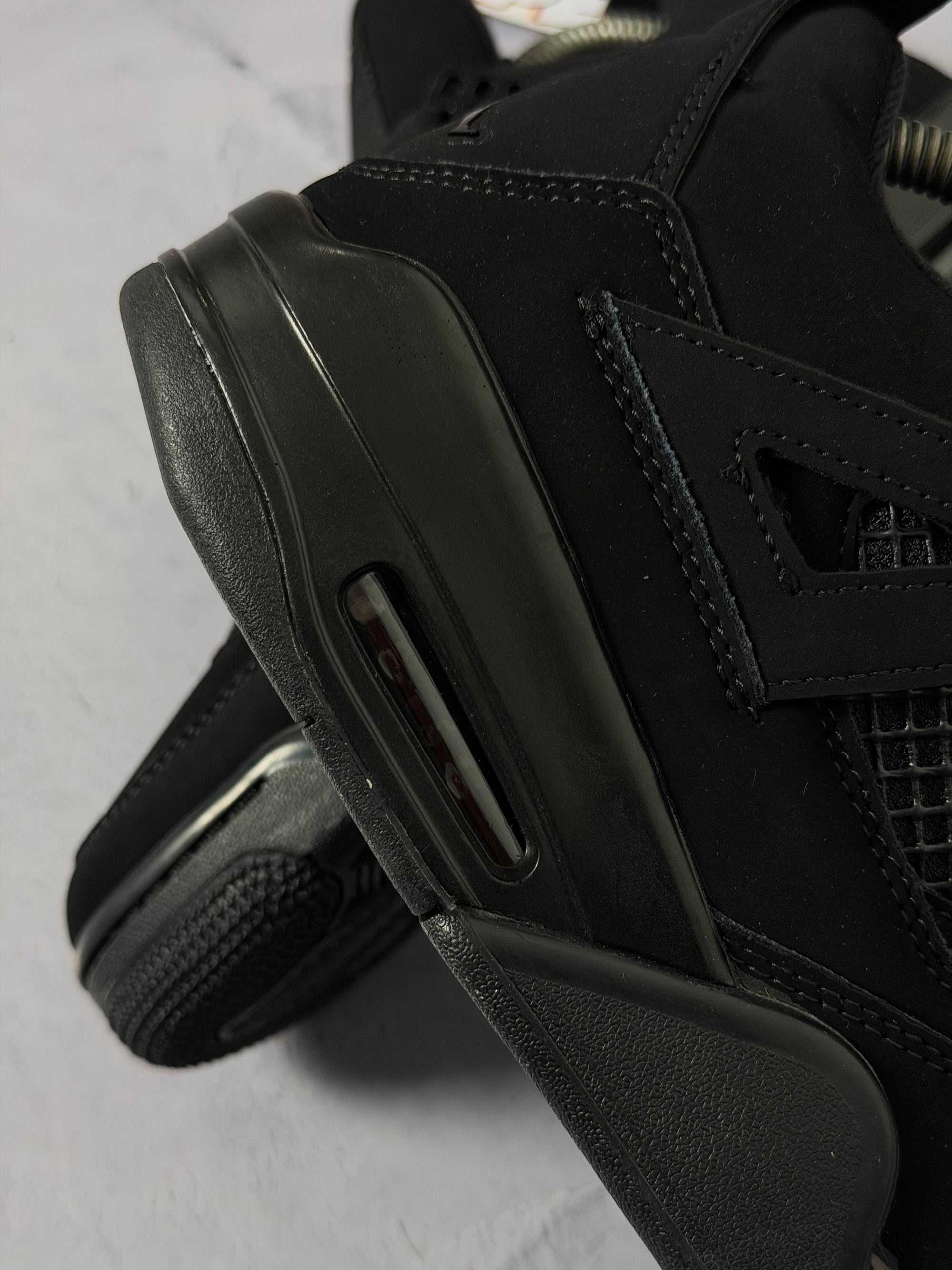 Tênis Nike Air Jordan 4 - Black