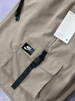 Shorts Tactel Nike Cargo - Caqui