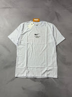 Camiseta Nike By Swoosh - Branca