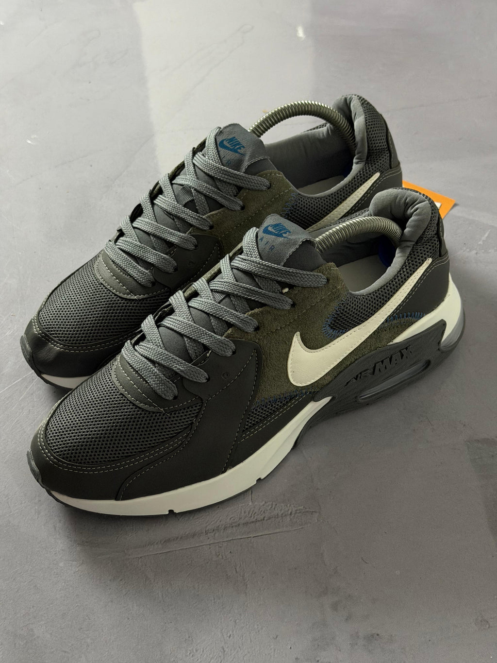 Tênis Nike Air Max Excee - Cinza