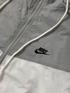 Corta Vento Nike Windrunner - Preto e Cinza