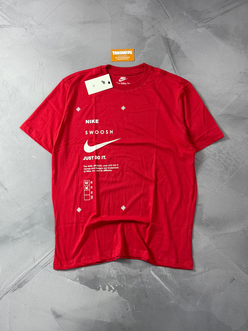 Camiseta Nike Sportswear Swoosh Club - Vermelha