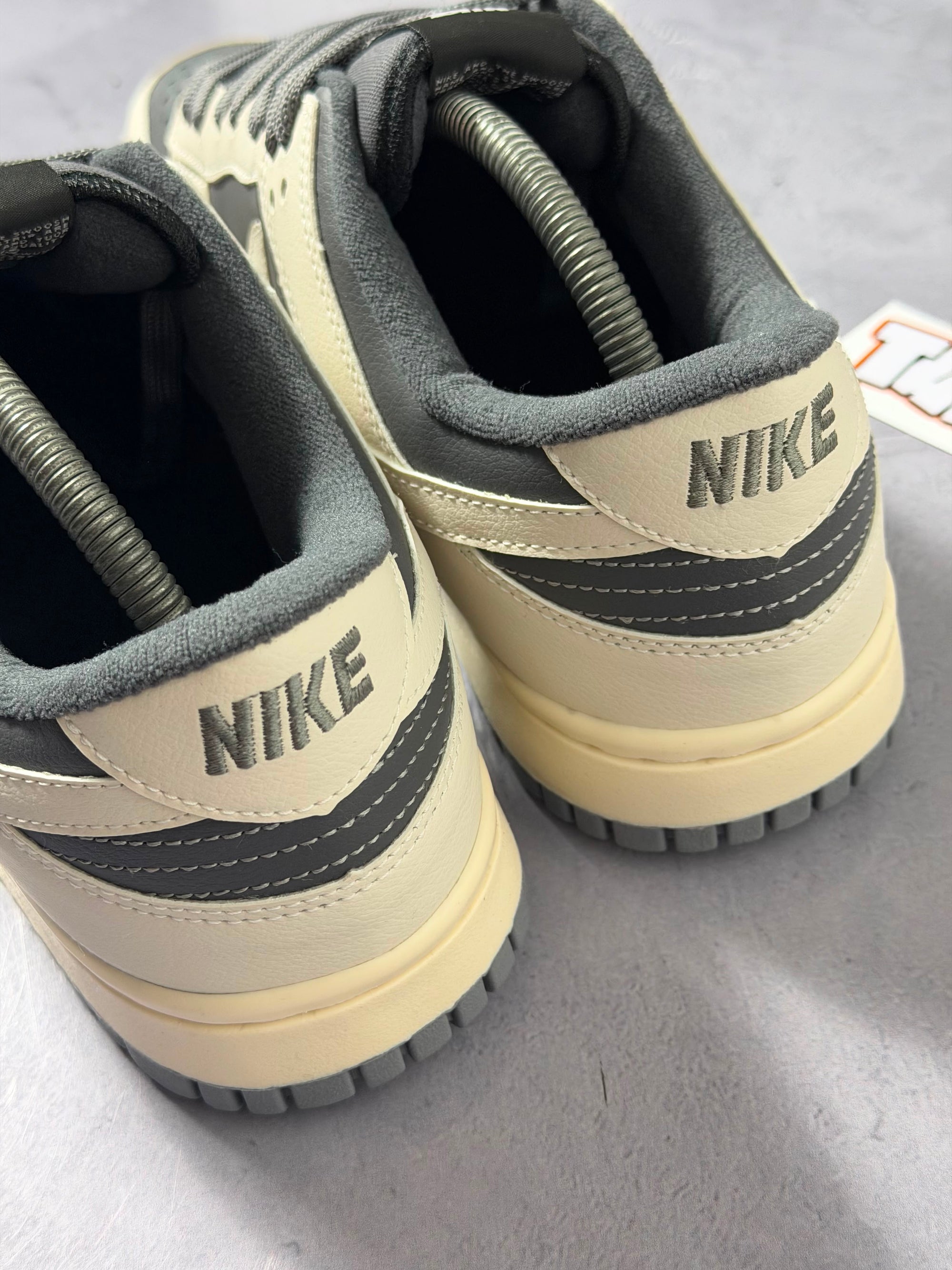Tênis Nike Dunk Sb Low - College