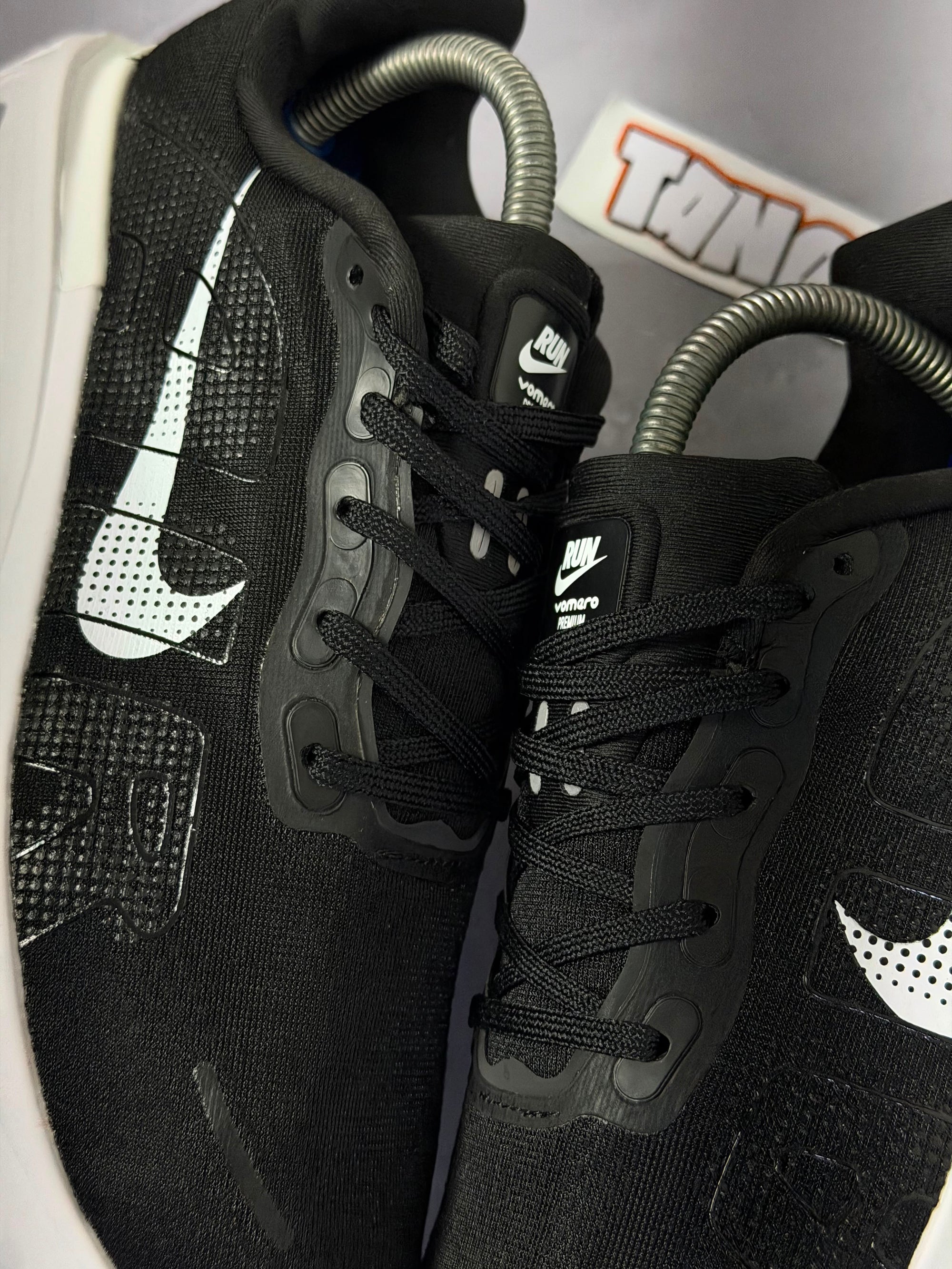 Tênis Nike Vomero - Black White