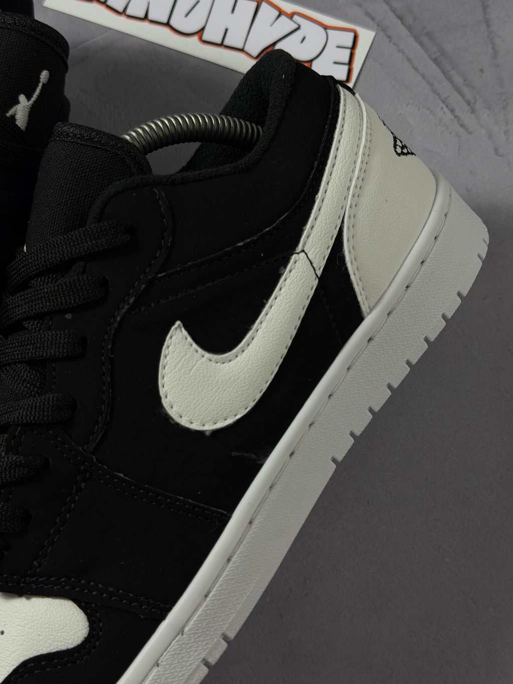 Tênis Nike Air Jordan Low 1 - Black/White