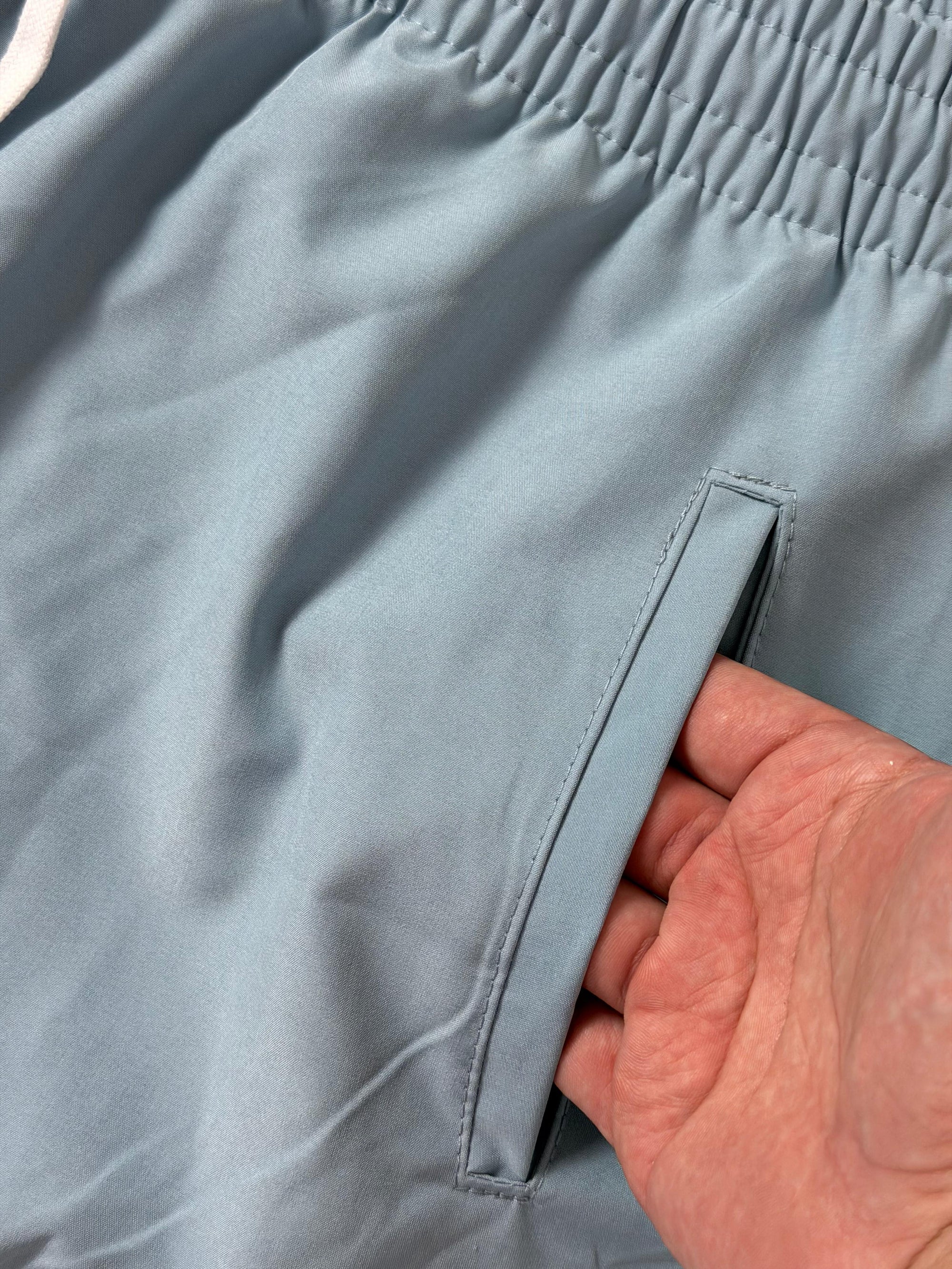 Shorts Tactel Nike Club - Azul Bebê