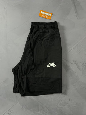 Shorts Tactel Cargo Nike SB - Preto