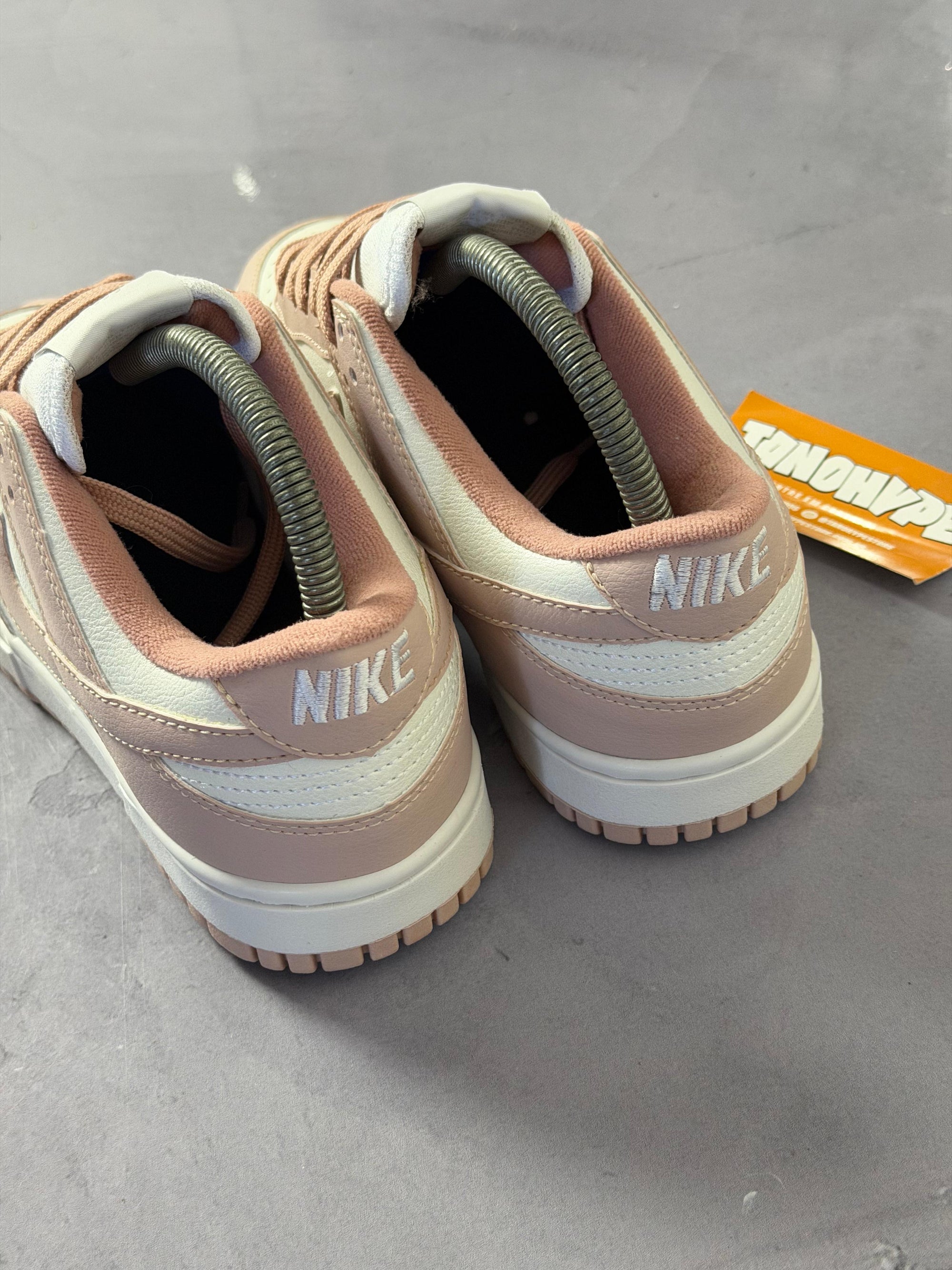 Tênis Nike Dunk - Rosa