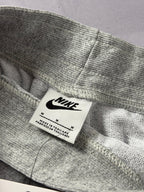 Shorts Moletom Nike Big Swoosh - Cinza