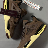 Tênis Nike Air Jordan 4 - Marrom