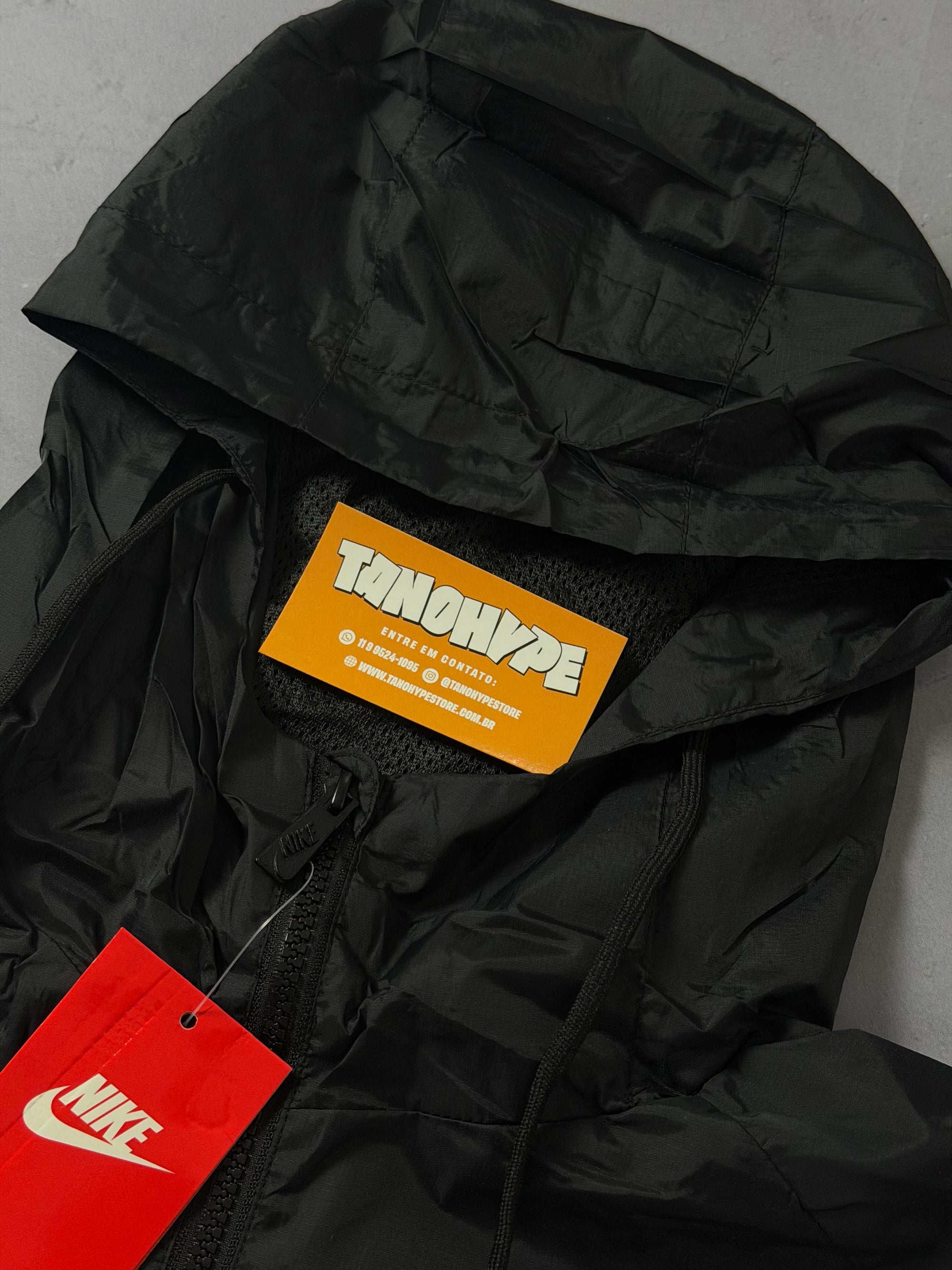 Corta Vento Nike Big Swoosh - Preto