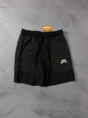 Shorts Tactel Cargo Nike SB - Preto