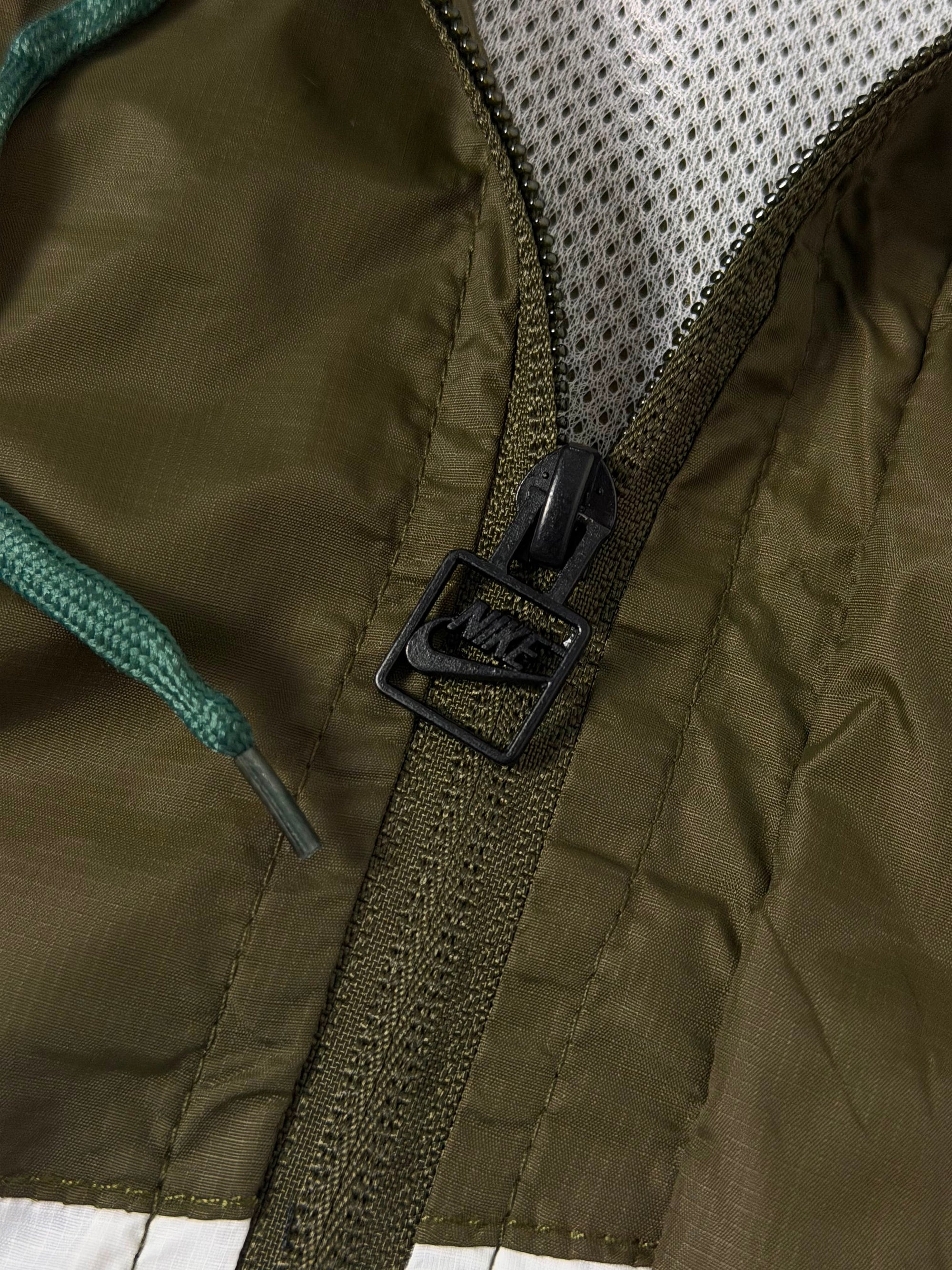 Corta Vento Nike Big Logo - Verde Militar