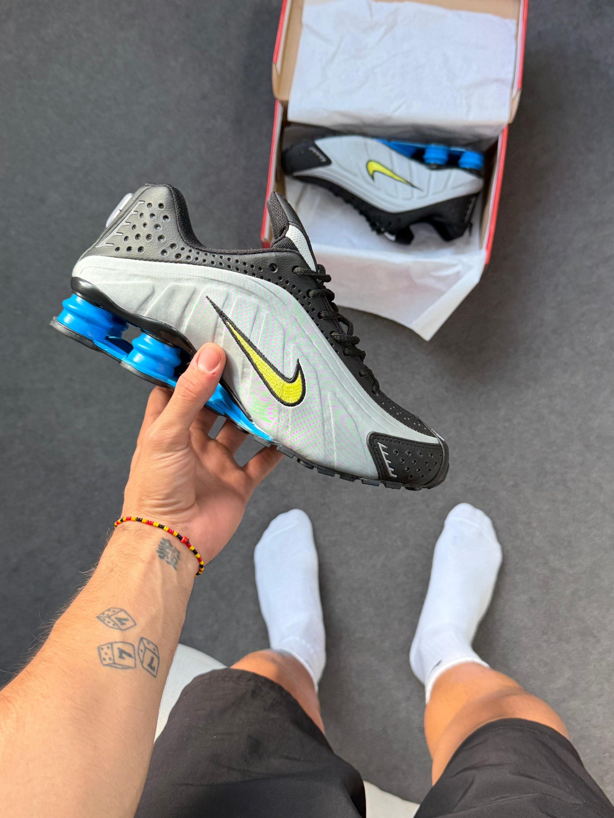 Tênis Nike Shox R4 - Seleção BRA