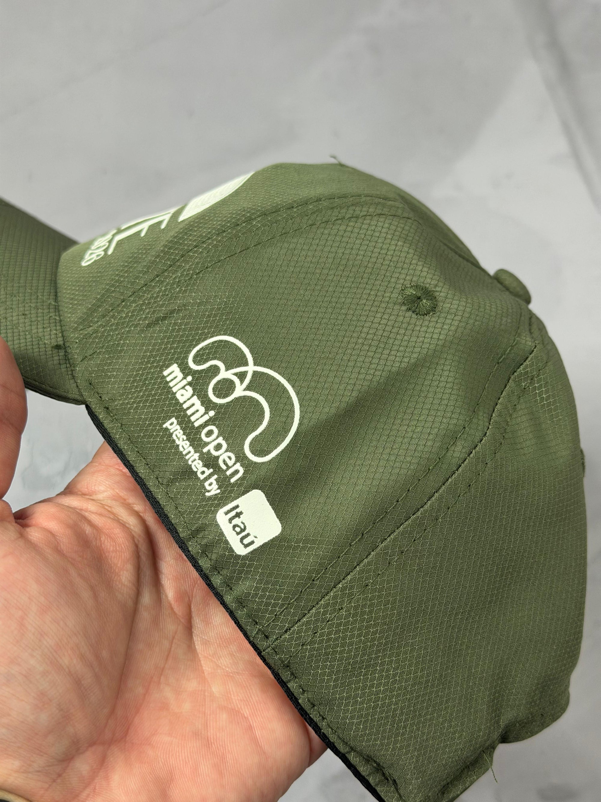 Boné Lacoste Miami Open 2026 - Verde Musgo