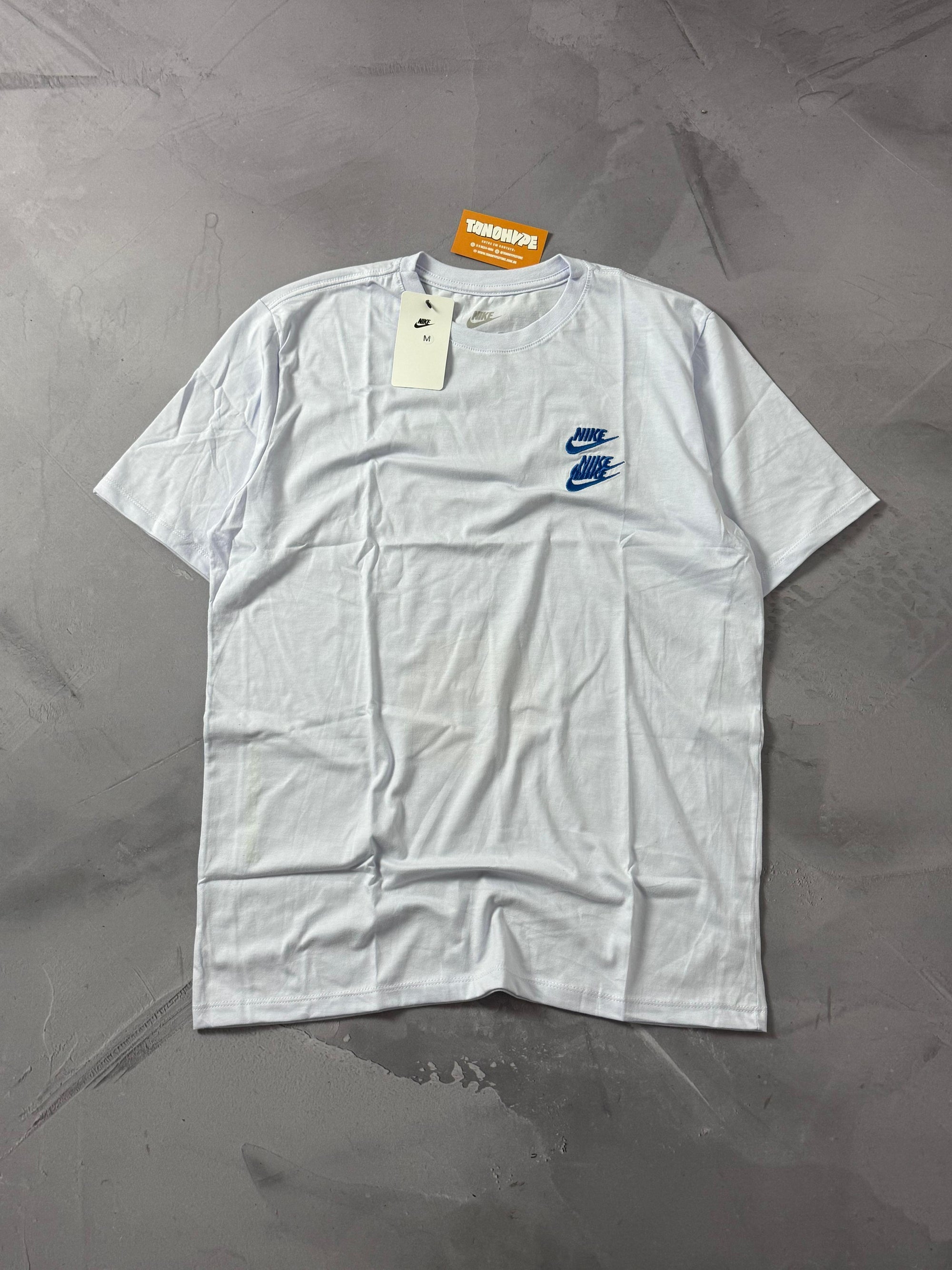 Camiseta Nike World Tour 2.0 - Branco