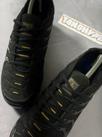 Tênis Nike Vapormax Plus - Preto e Dourado