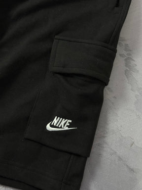 Shorts Moletom Nike Cargo - Preto