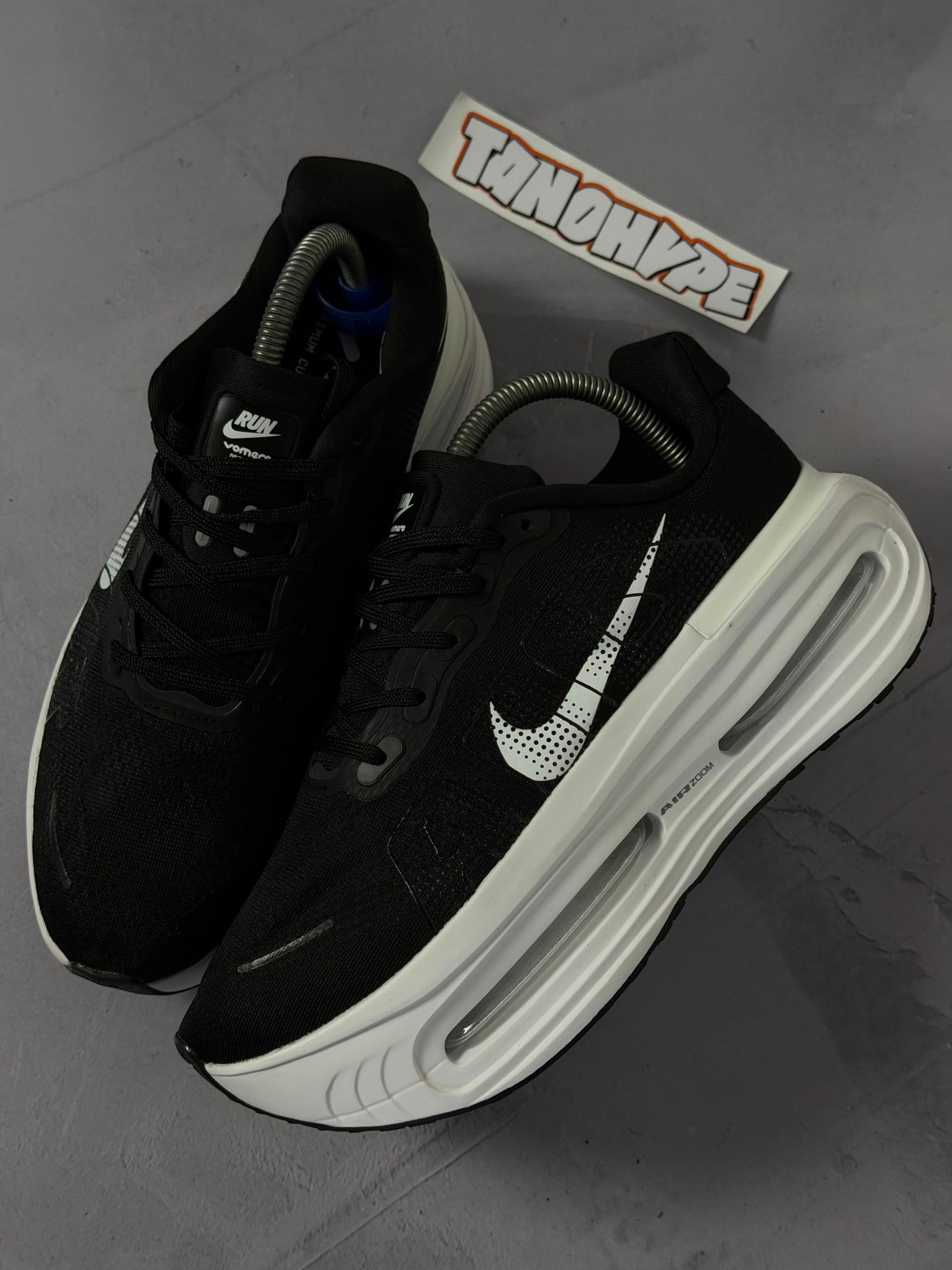 Tênis Nike Vomero - Black White