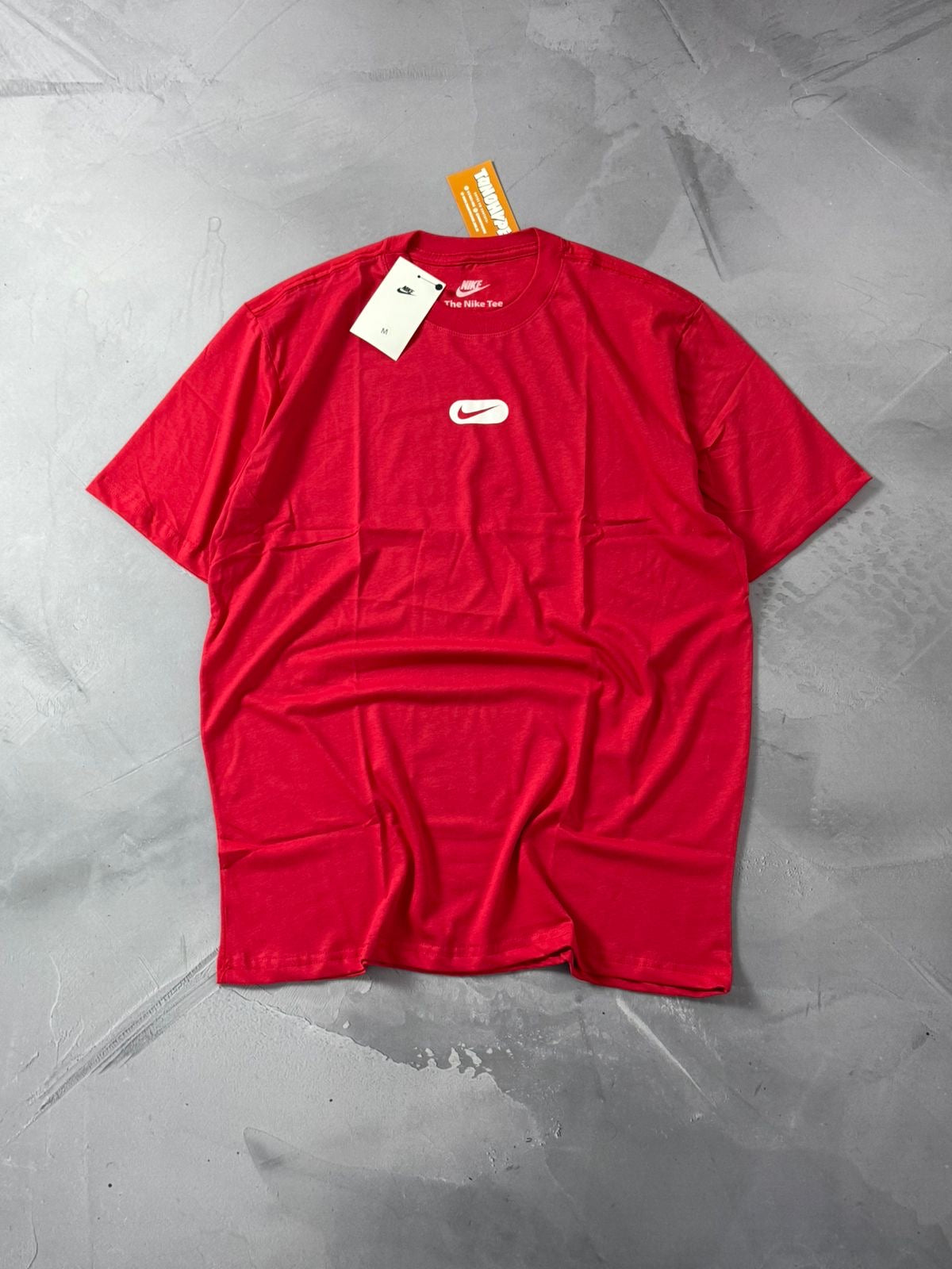 Camiseta Nike Swoosh Reverse - Vermelha