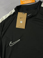 Camiseta Nike Dri Fit Academy 23 - Preta