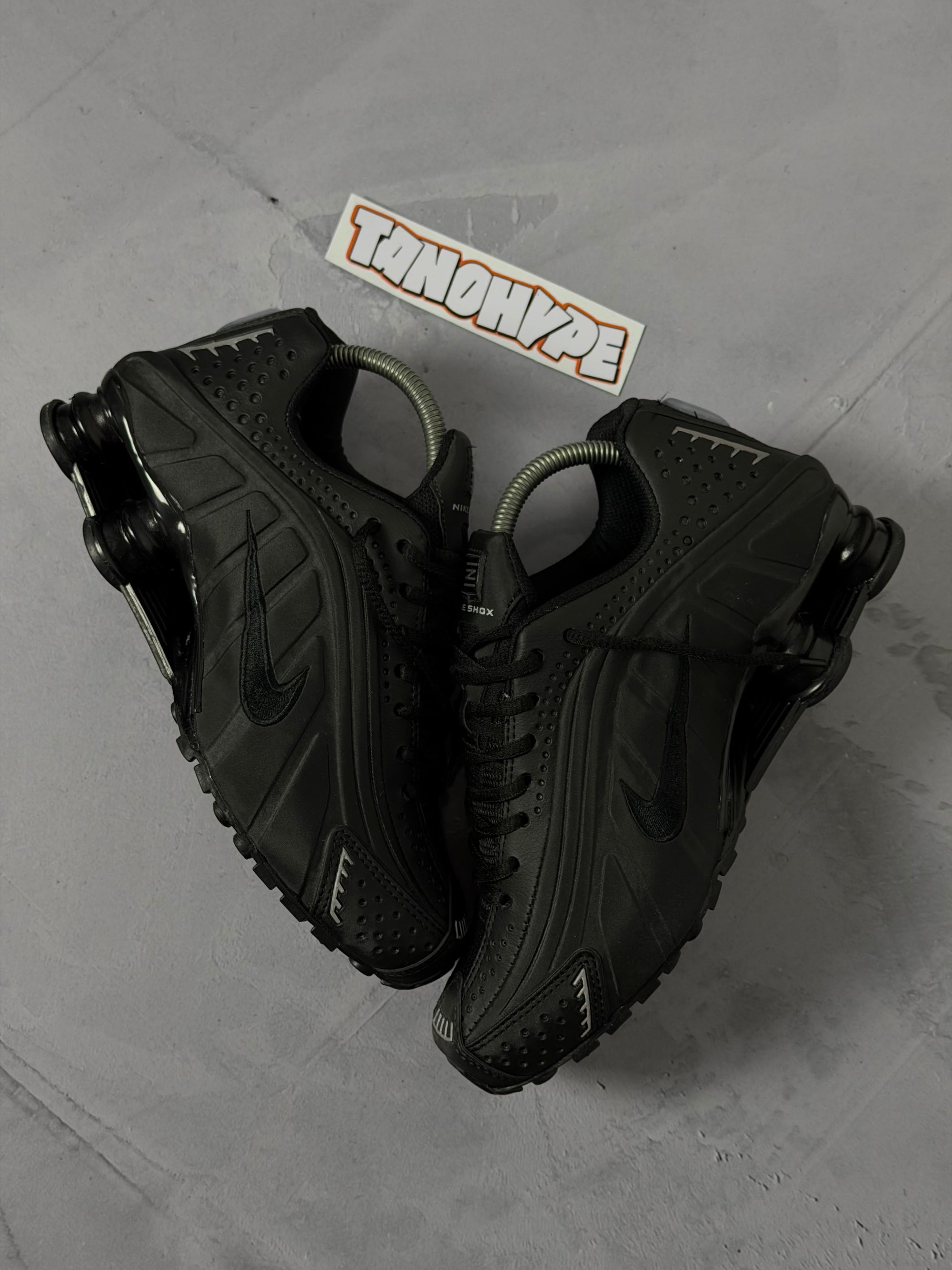 Tênis Nike Shox R4 - Preto