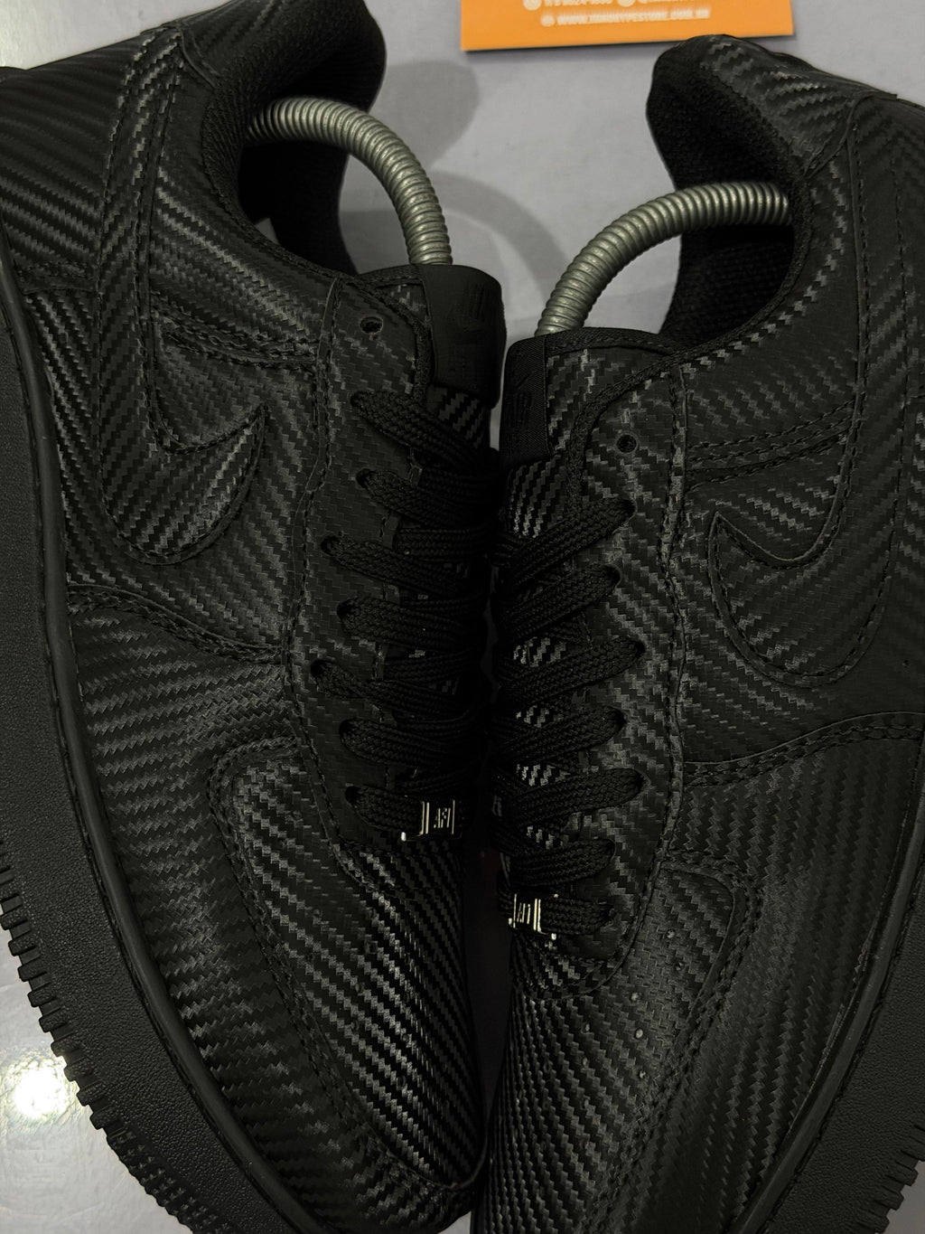 Tênis Nike Air Force 1 - Carbon Fiber