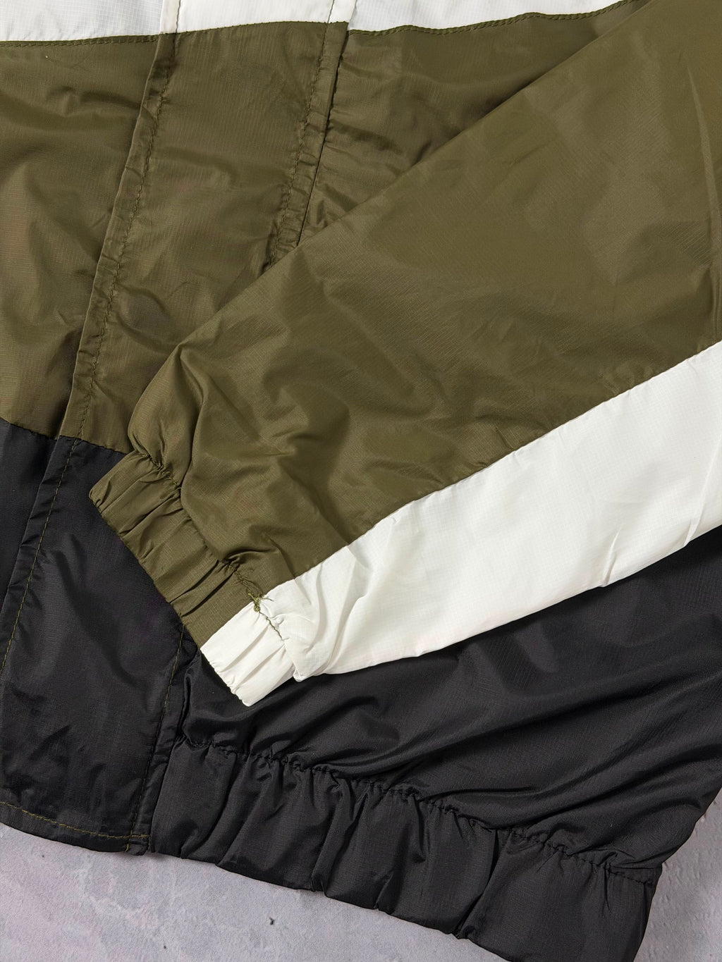 Corta Vento Nike Big Logo - Verde Militar
