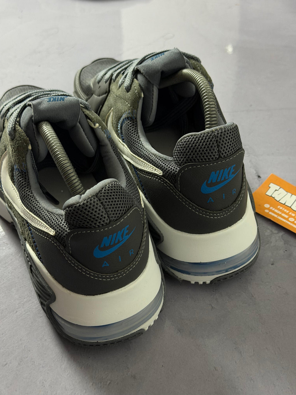 Tênis Nike Air Max Excee - Cinza