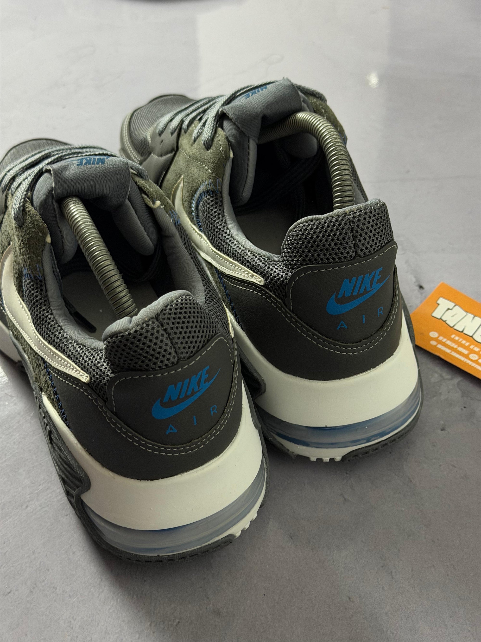 Tênis Nike Air Max Excee - Cinza