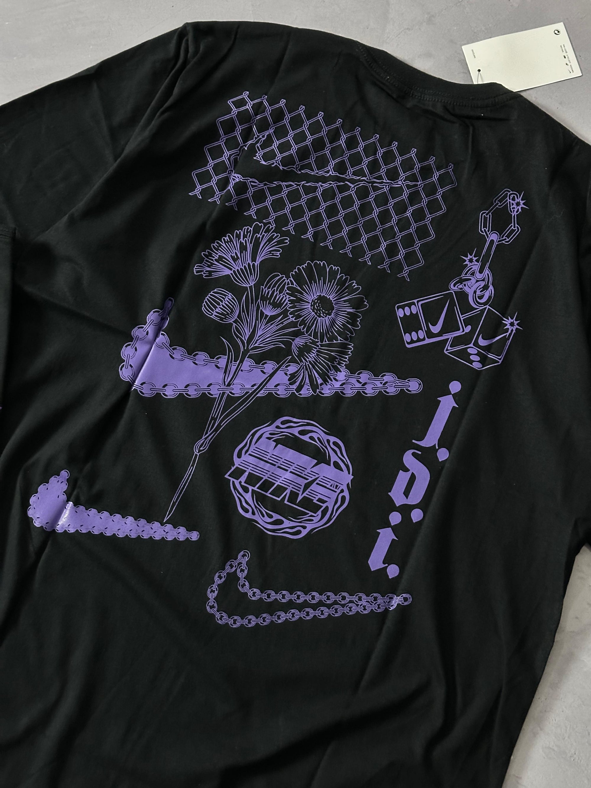 Camiseta Nike Flowers - Preto