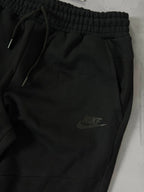 Conjunto Tech Fleece - Preto