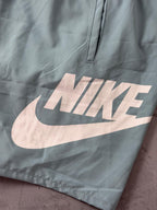 Shorts Tactel Nike Club - Azul Bebê