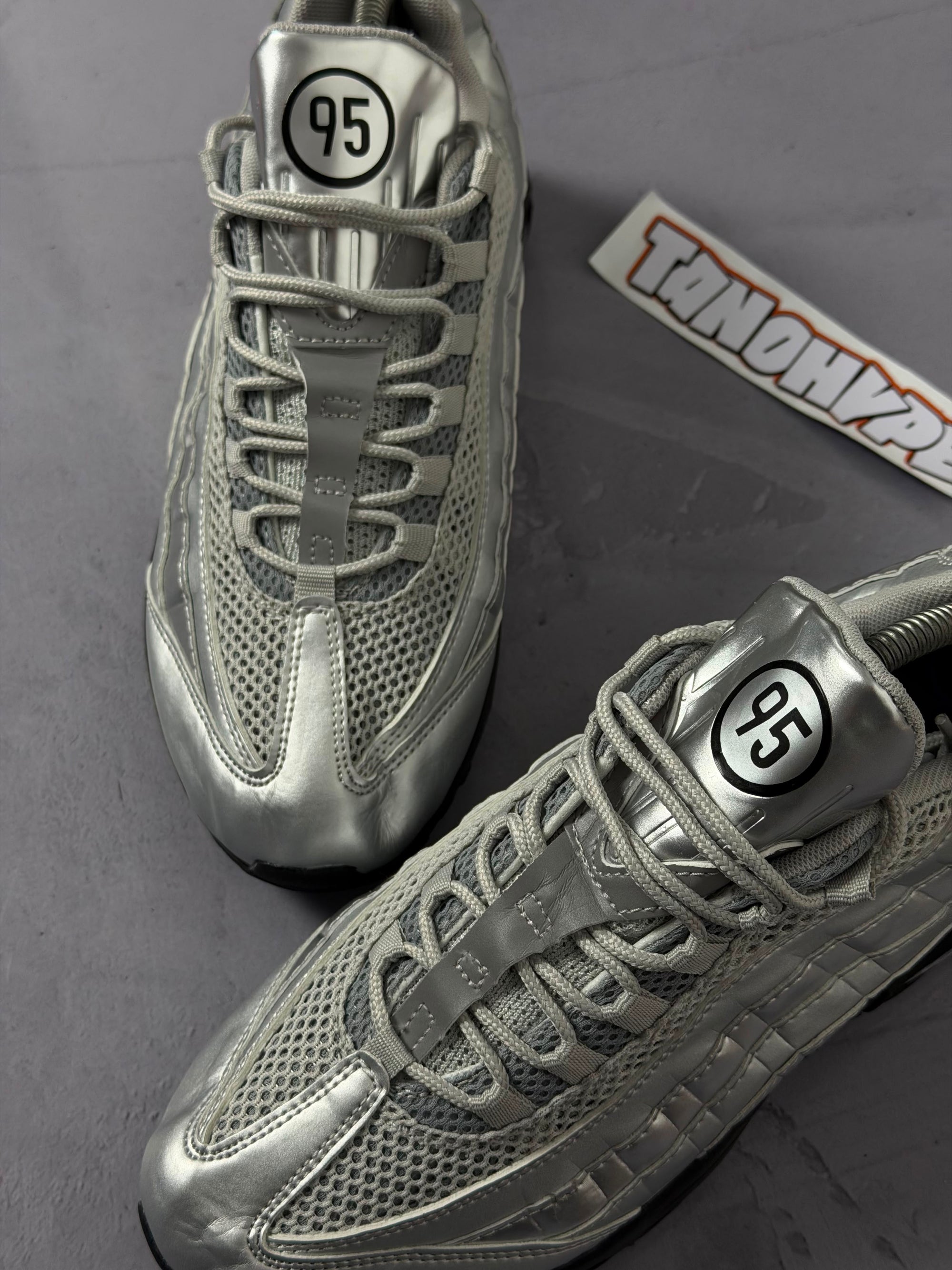 Tênis Nike Air Max 95 x Total 90 - Cinza