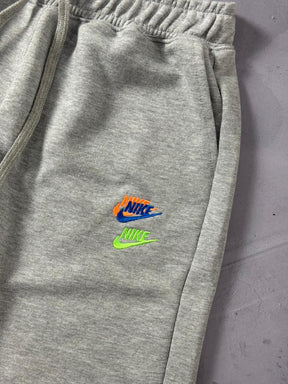 Shorts Moletom Nike Multi Swoosh - Cinza