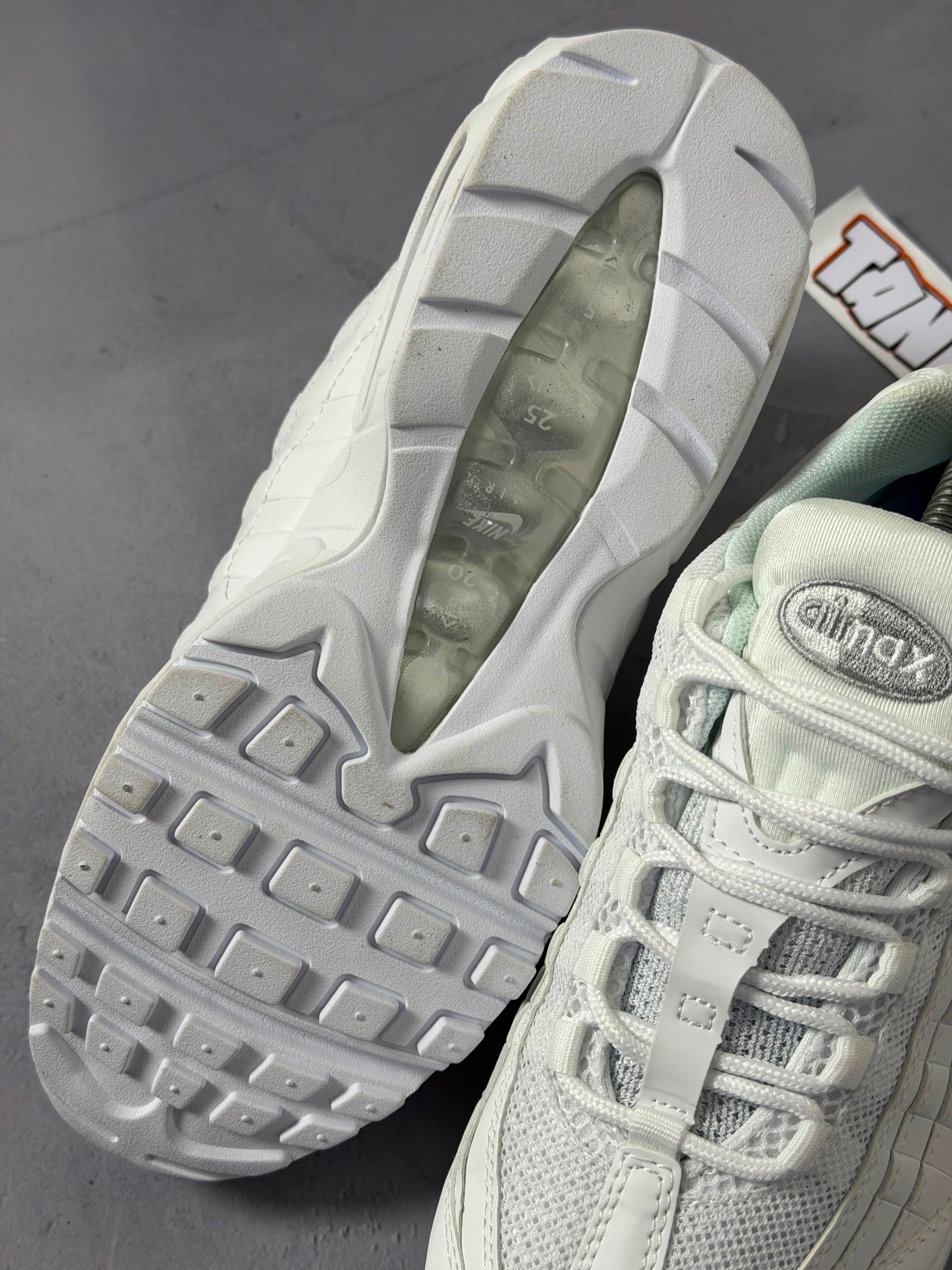 Tênis Nike Air Max 95 - Triple White