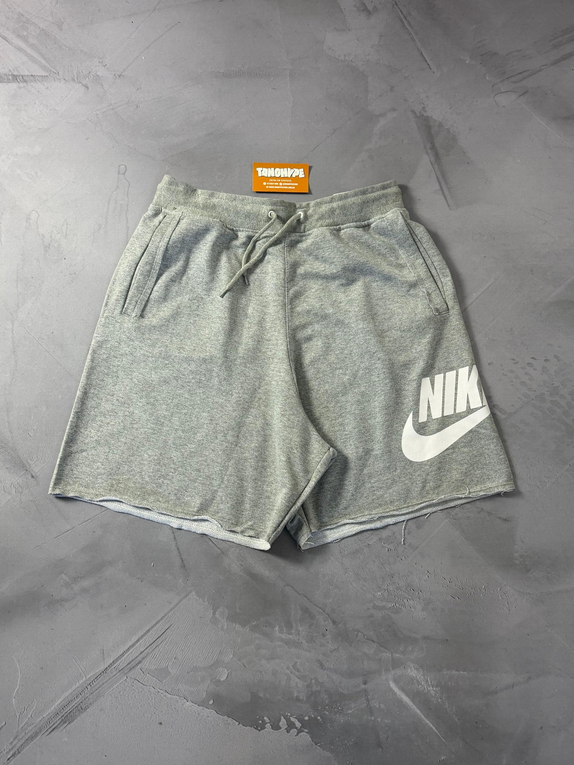 Shorts Moletom Nike Icon - Cinza