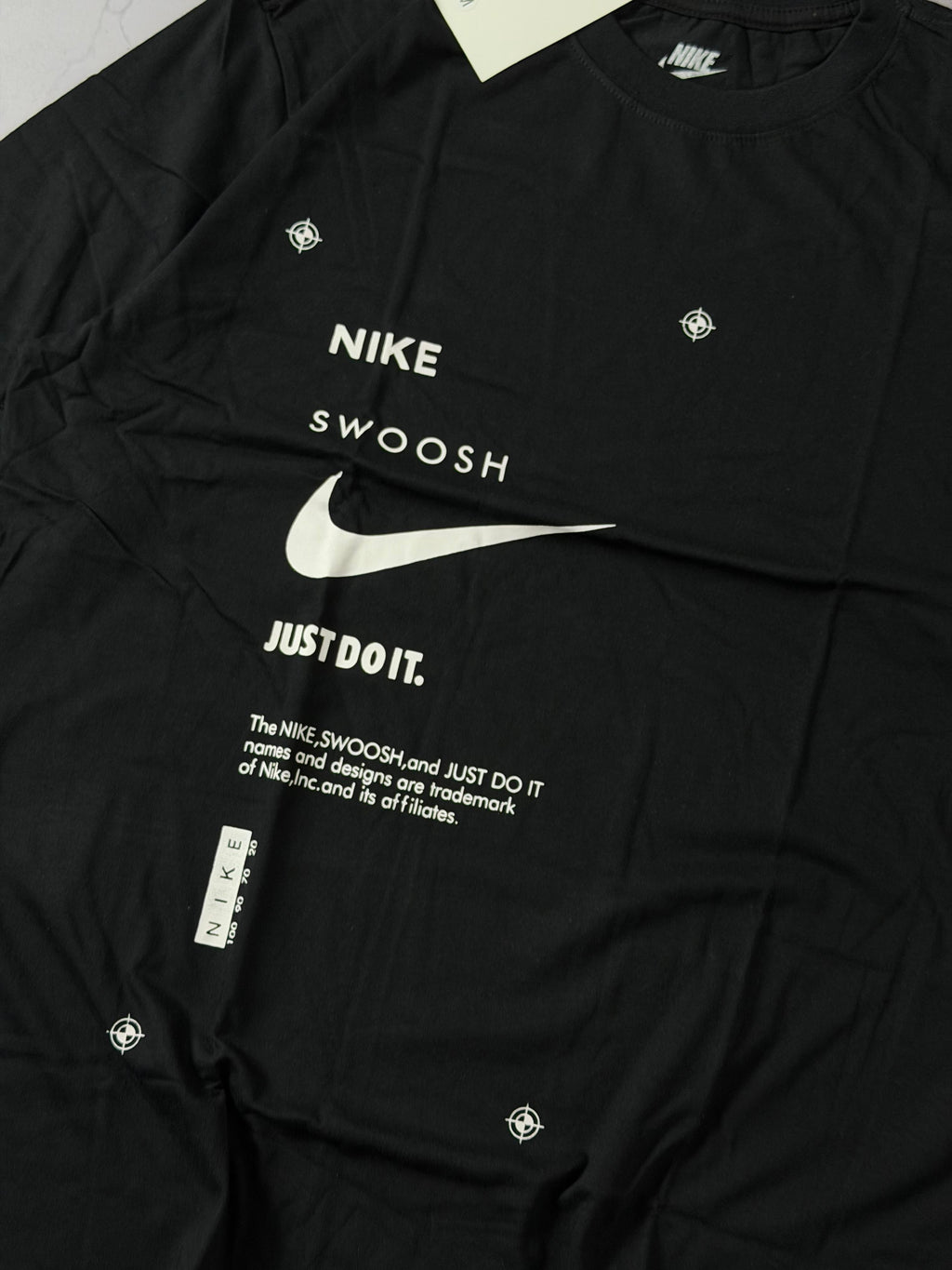 Camiseta Nike Swoosh + Just do IT - Preta