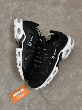 Tênis Nike Air Max Plus TN - Black and White