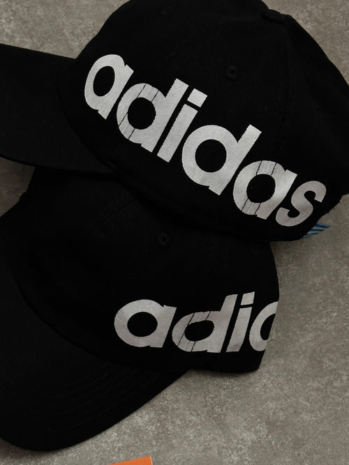 Boné Adidas Letreiro - Preto